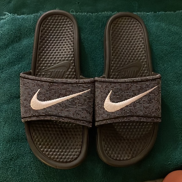 Mens Nike Slides — gray/black in size 11 - Picture 2 of 3